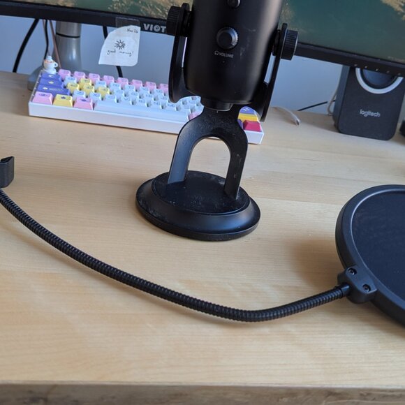 LIKE NEW Logitech Blue Yeti Premium Multi-Pattern USB Condenser Microphone (+ po - Picture 3 of 4